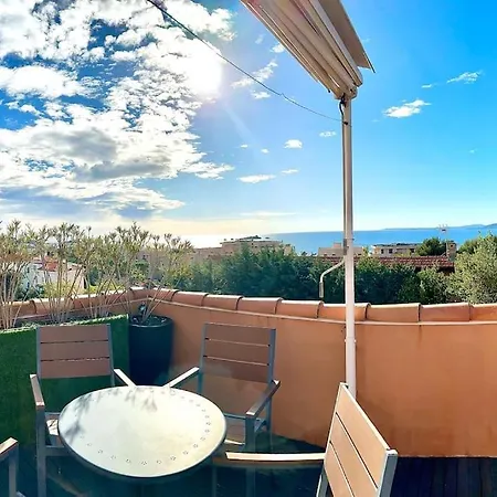 Apartment T3 Avec Petite Terrasse Vue