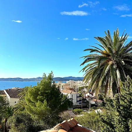 T3 Avec Petite Terrasse Vue Saint-Raphael (Var)